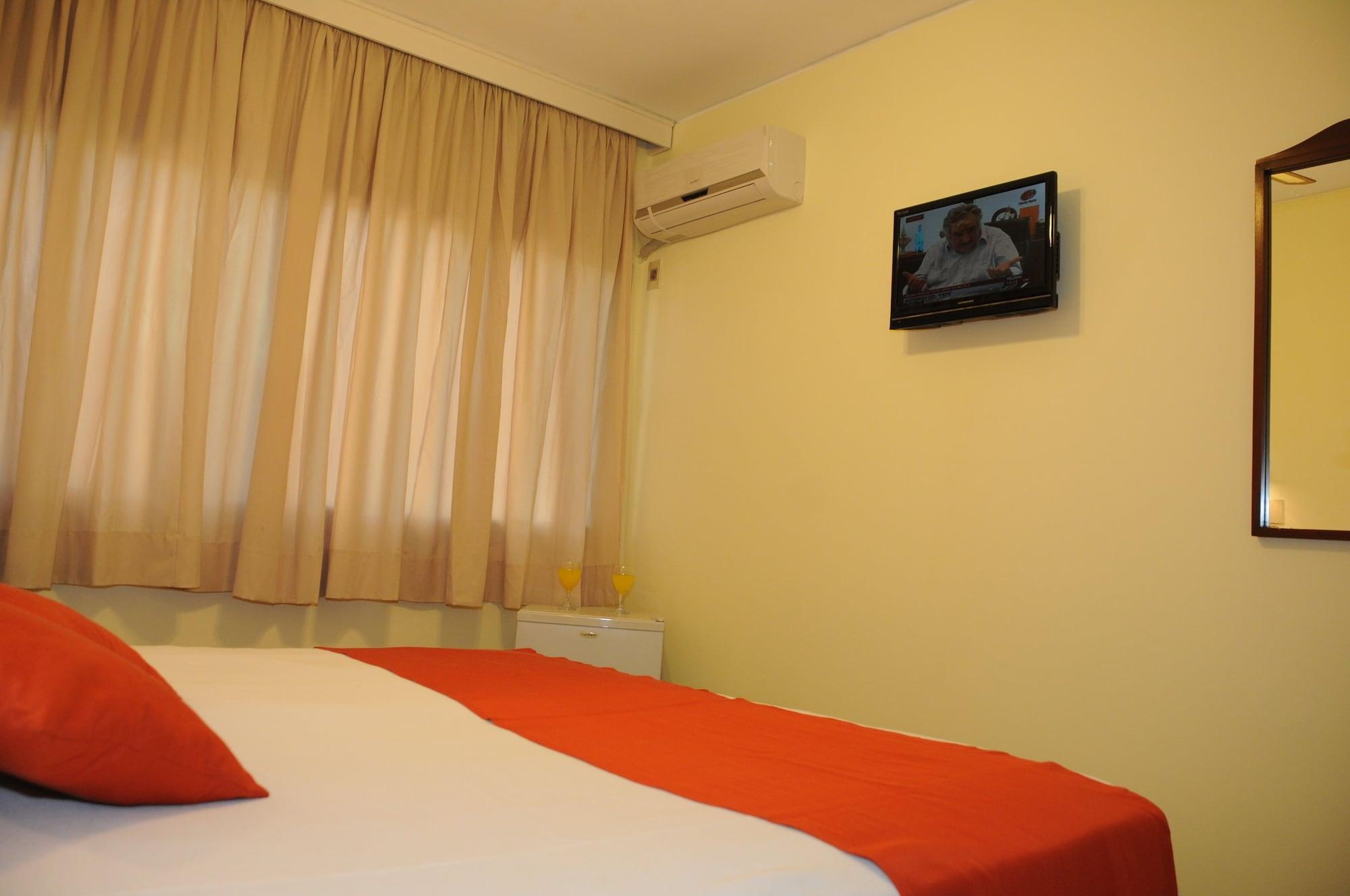 Hotel California Montevideo Esterno foto