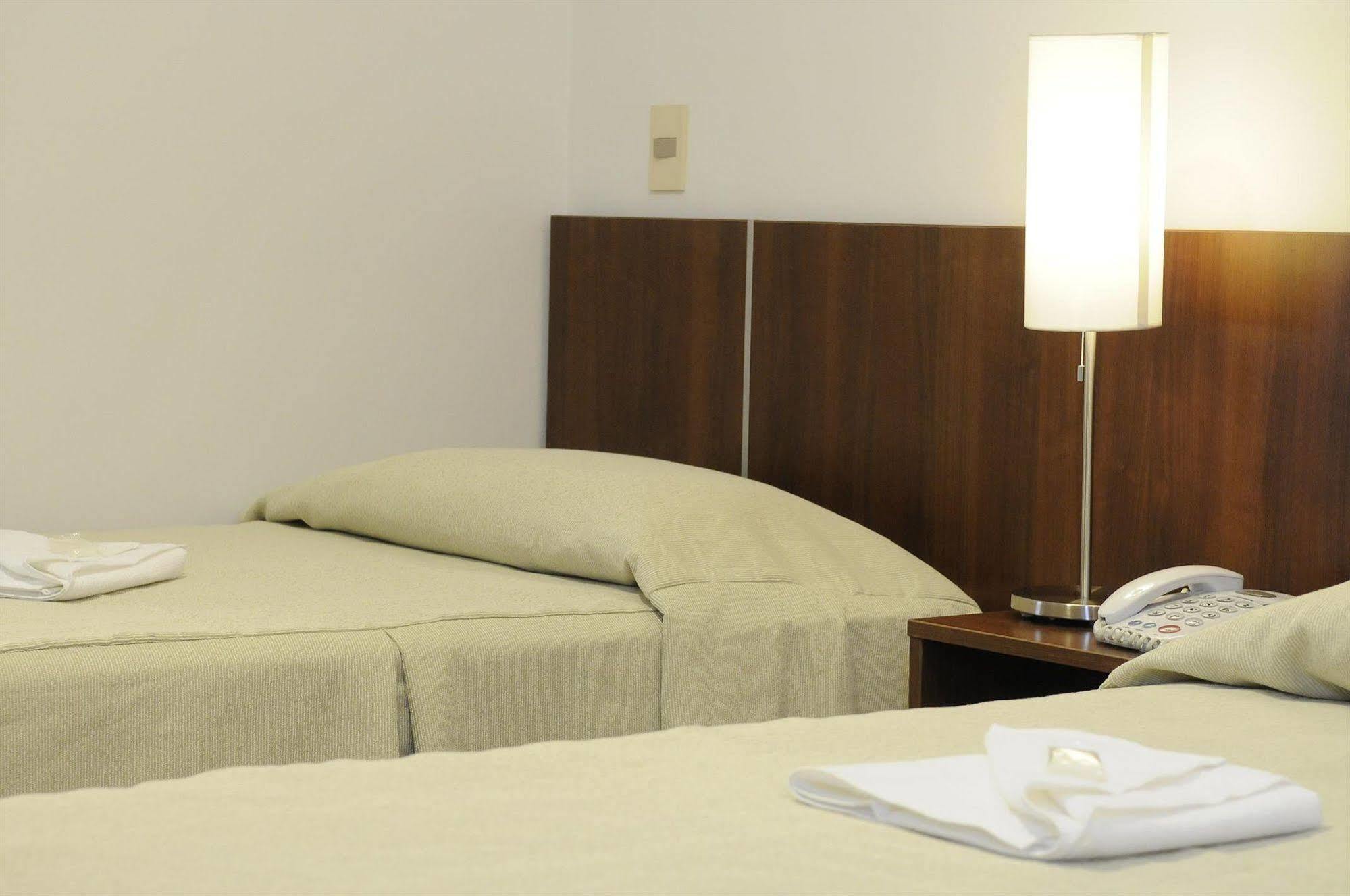 Hotel California Montevideo Esterno foto