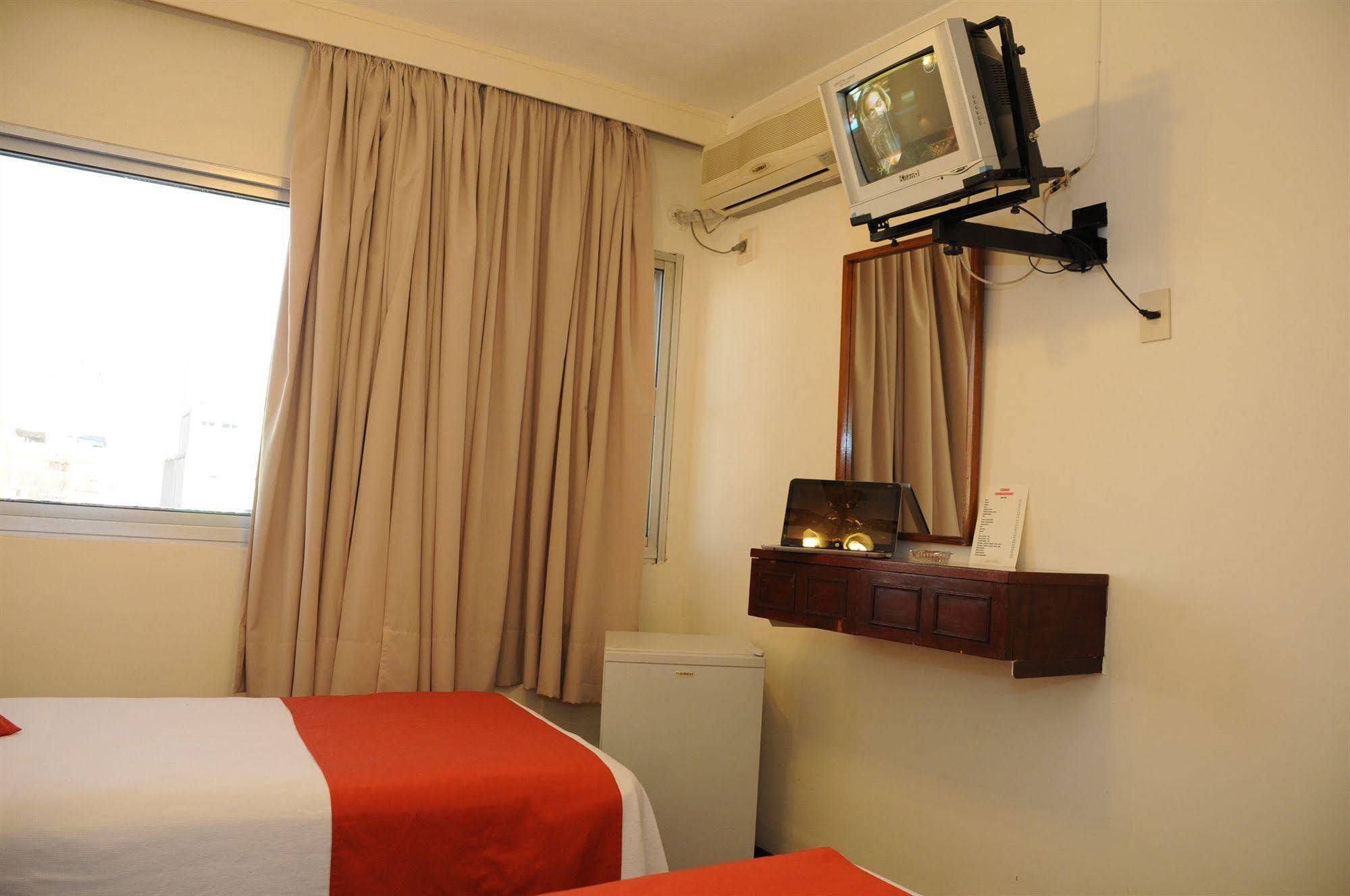 Hotel California Montevideo Esterno foto